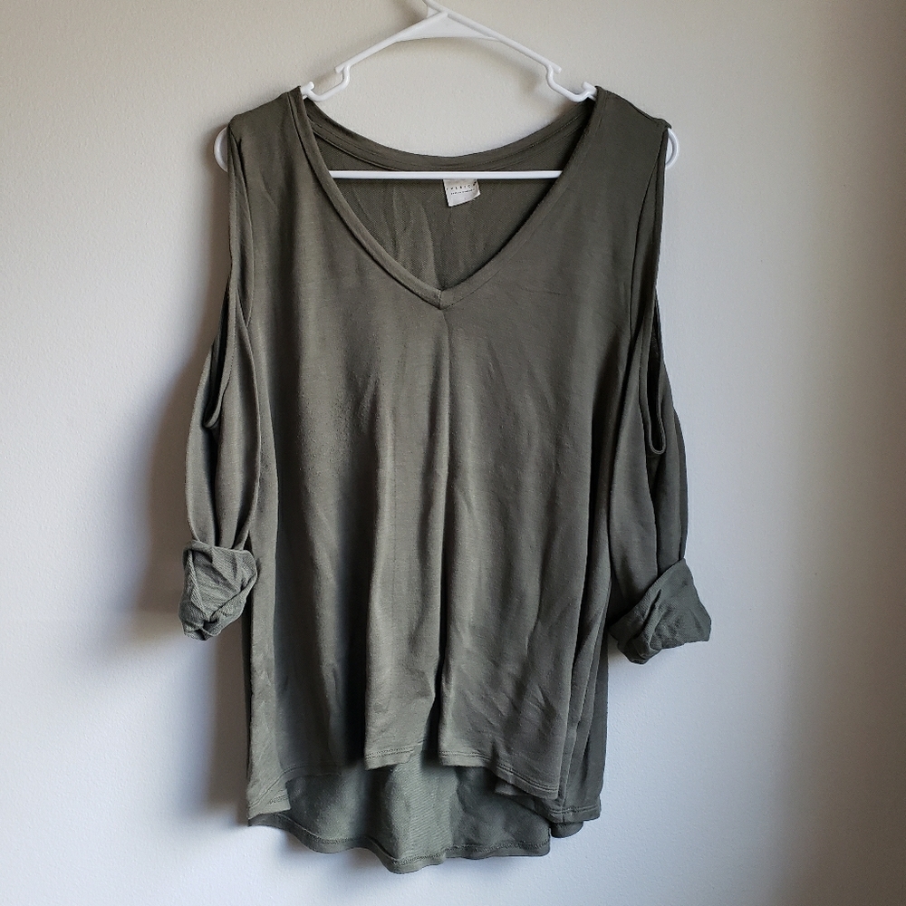 Tresics Cold-Shoulder Olive V Neck Top